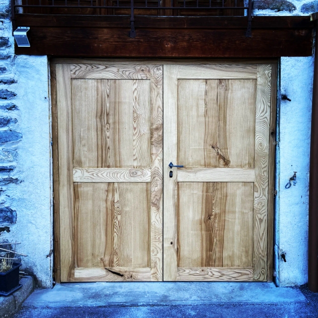 Portes de garage en frêne olivier, Sainte-Foy-Tarentaise