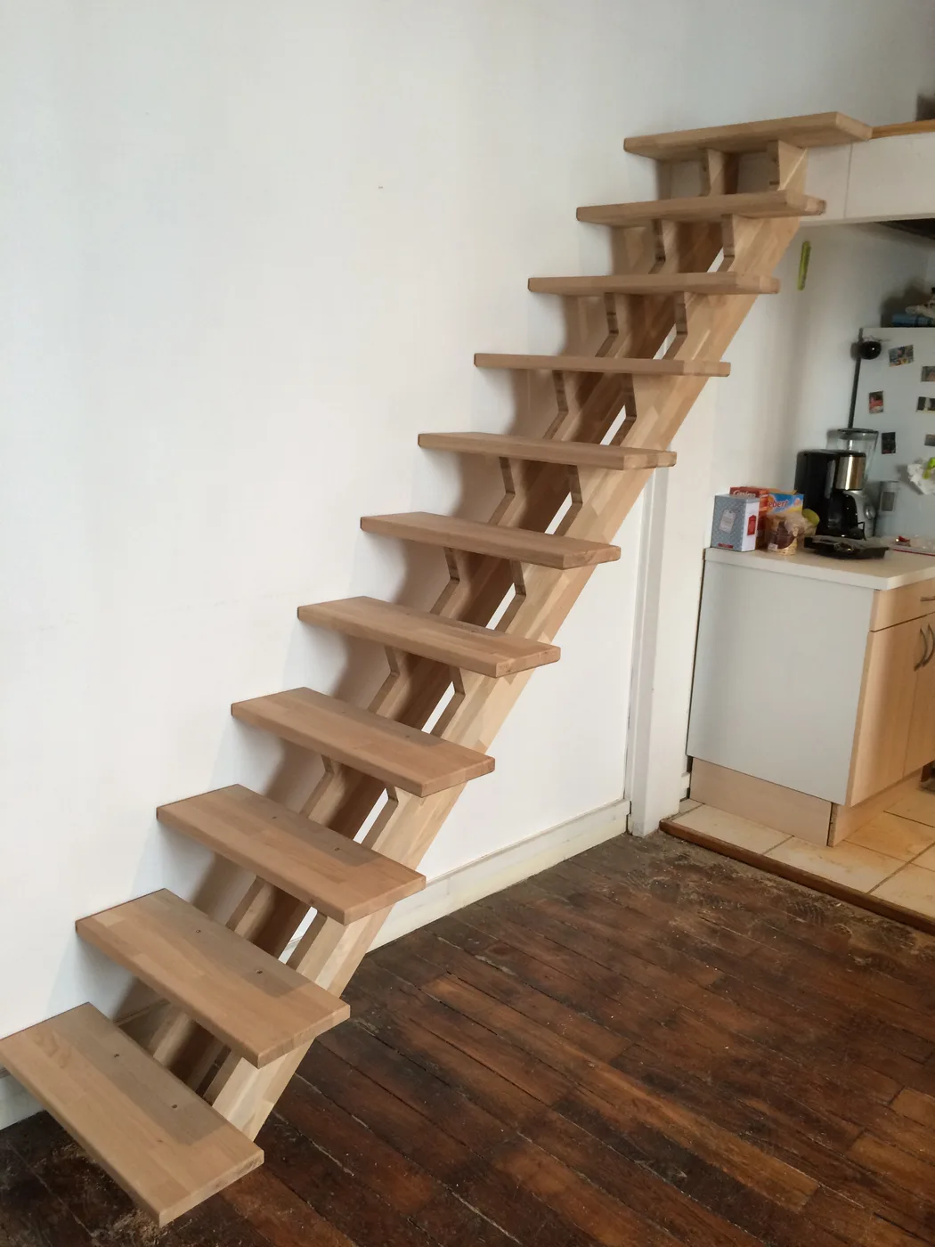 Escalier moderne en chêne lamellé-collé, Lyon Croix-Rousse